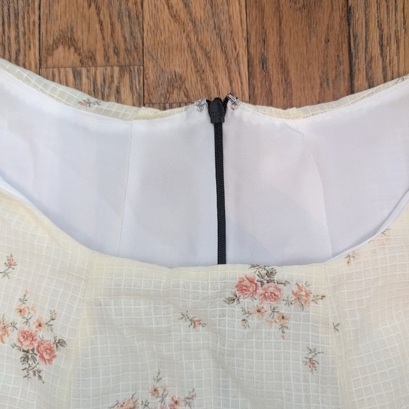 Vintage Handmade Cream Dress with Peach Floral Pattern, Back Zip - Picture 3 of 4